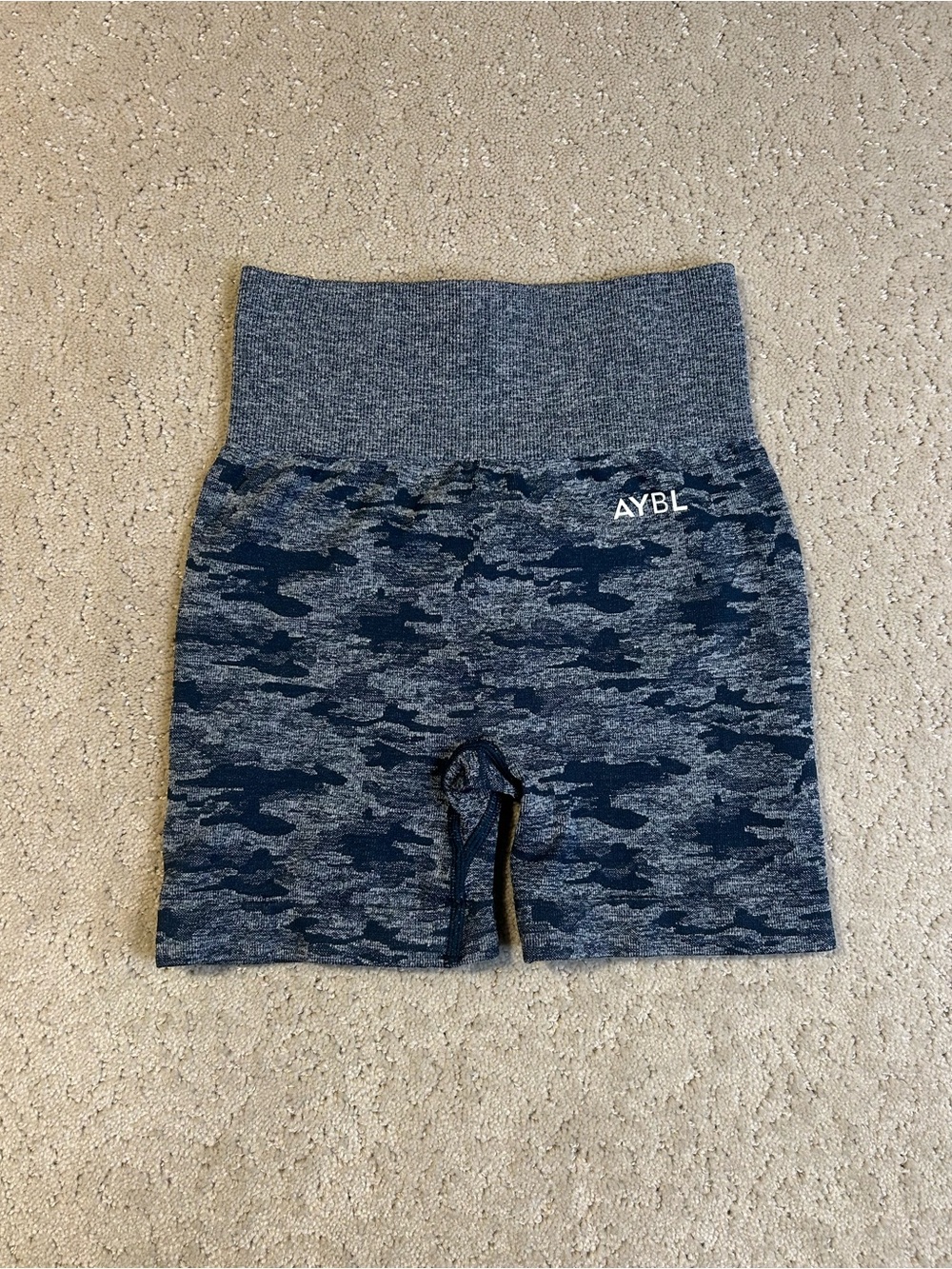 AYBL Women’s Heather Gray camo Seamless High-Waist Shorts size 2XS
